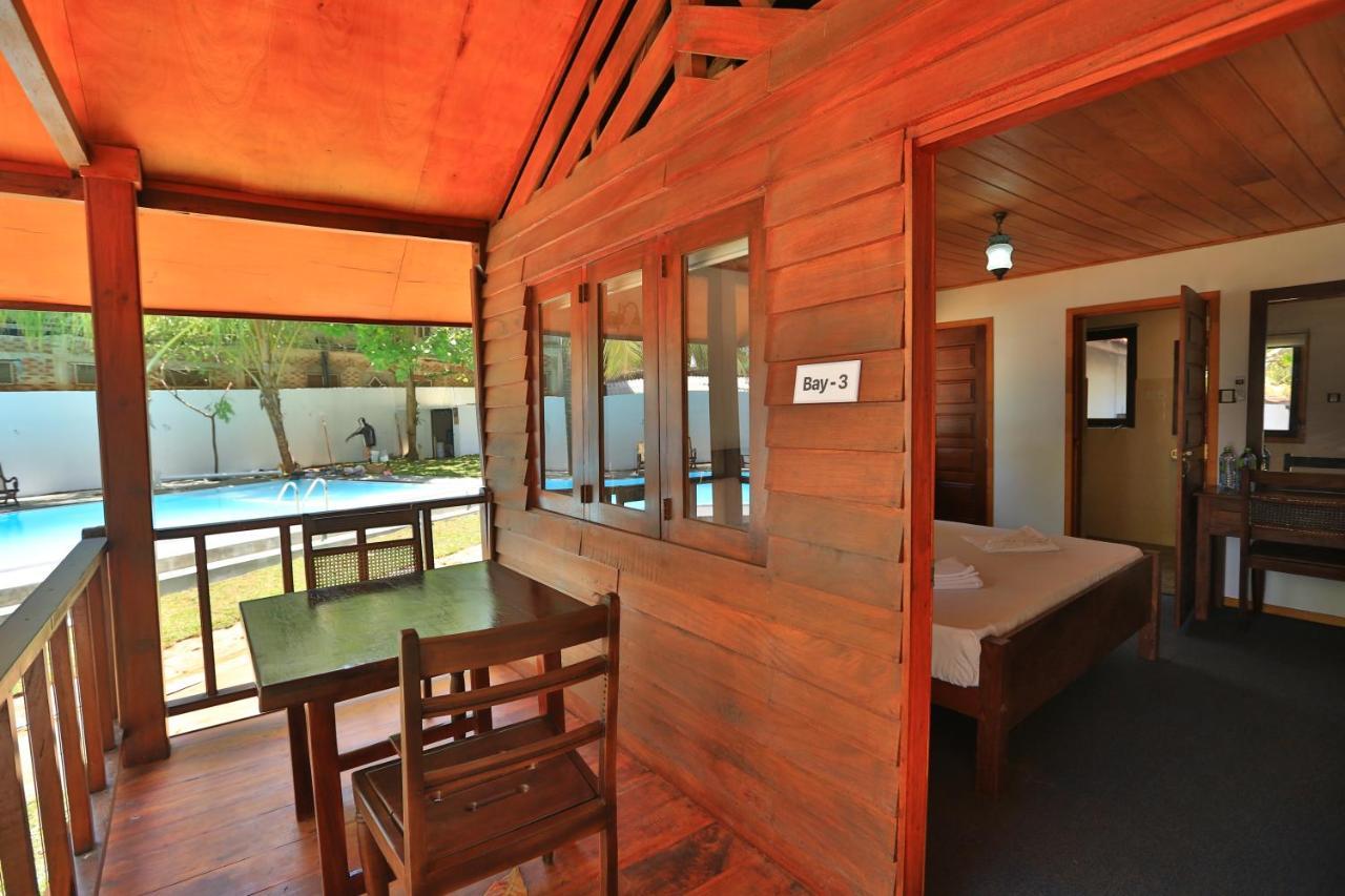 Arugambay Podbay Hotel Baía de Arugam Exterior foto